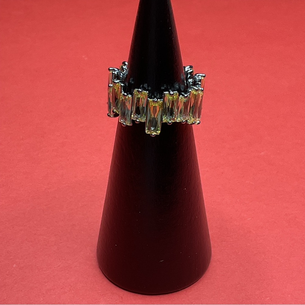 Bomb Party RG45875 “All The Answers” Cubic Zirconia on Hematite Size 6 Ring NWT